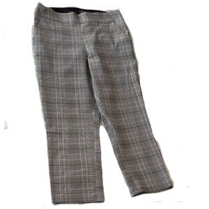 The cutest Capris from Simply Vera Wang in natural grey plaid